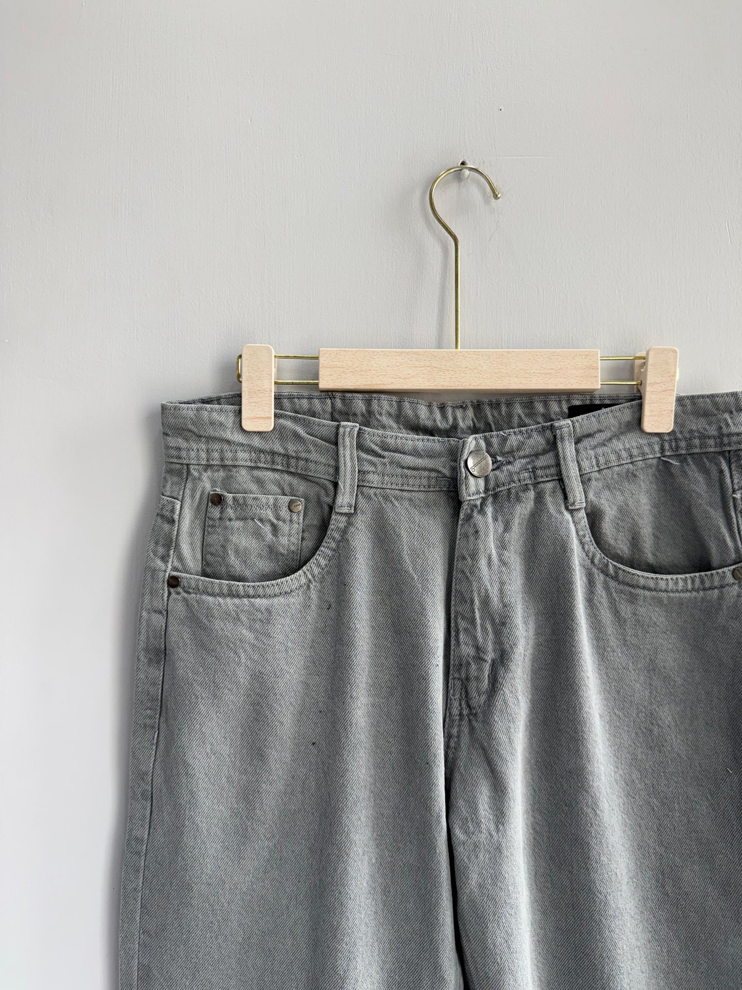LIGHT GRAY MOM FIT TROUSERS
