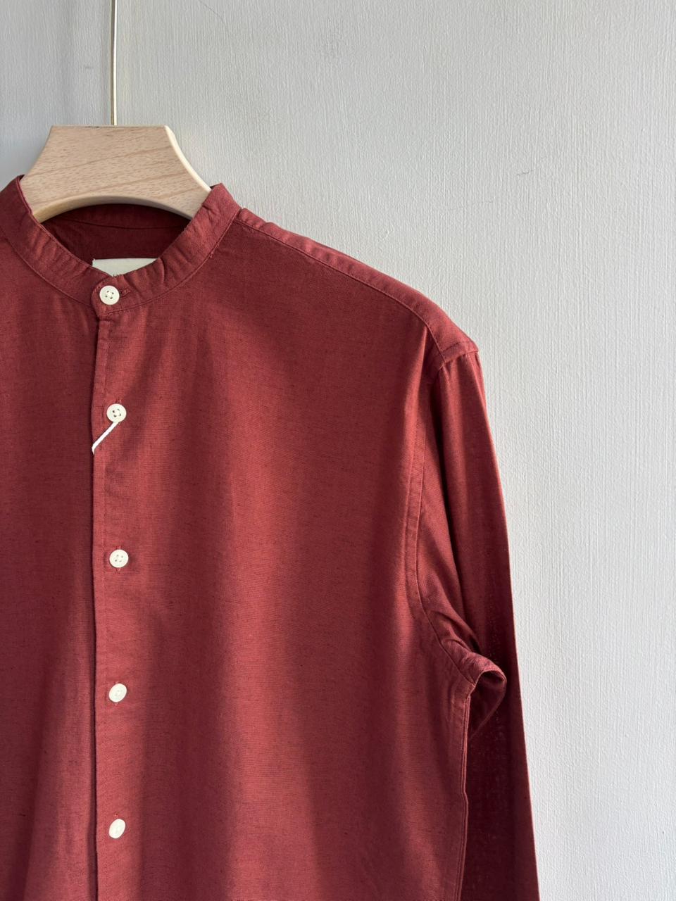 MEROON LINEN MANDRIAN COLLAR SHIRT
