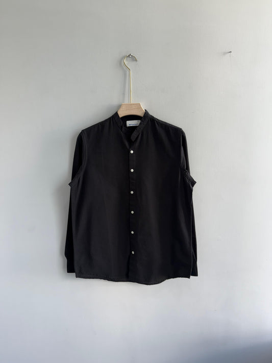 BLACK LINEN MANDRIAN COLLAR SHIRT