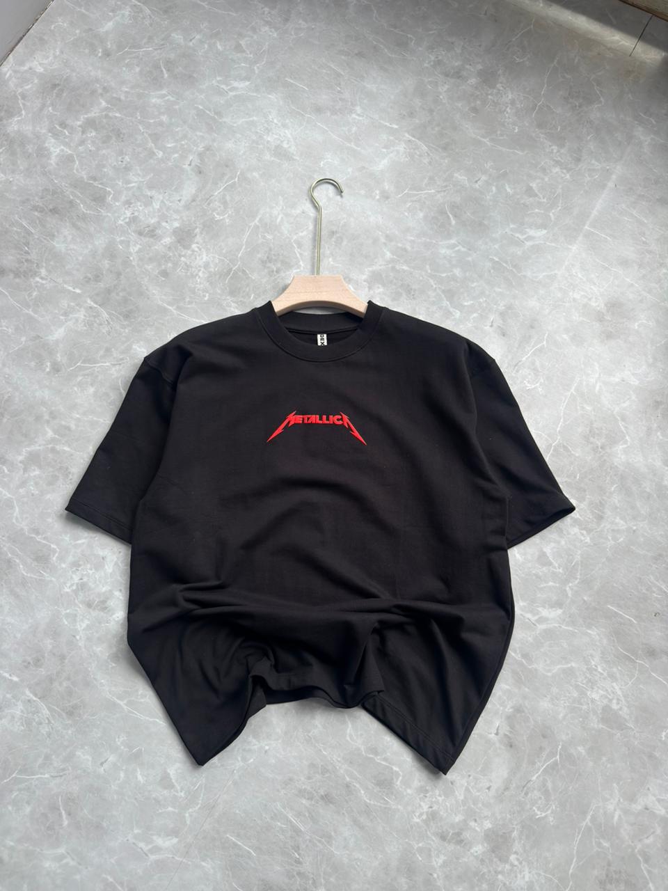 BLACK OVERSIZE TSHIRT
