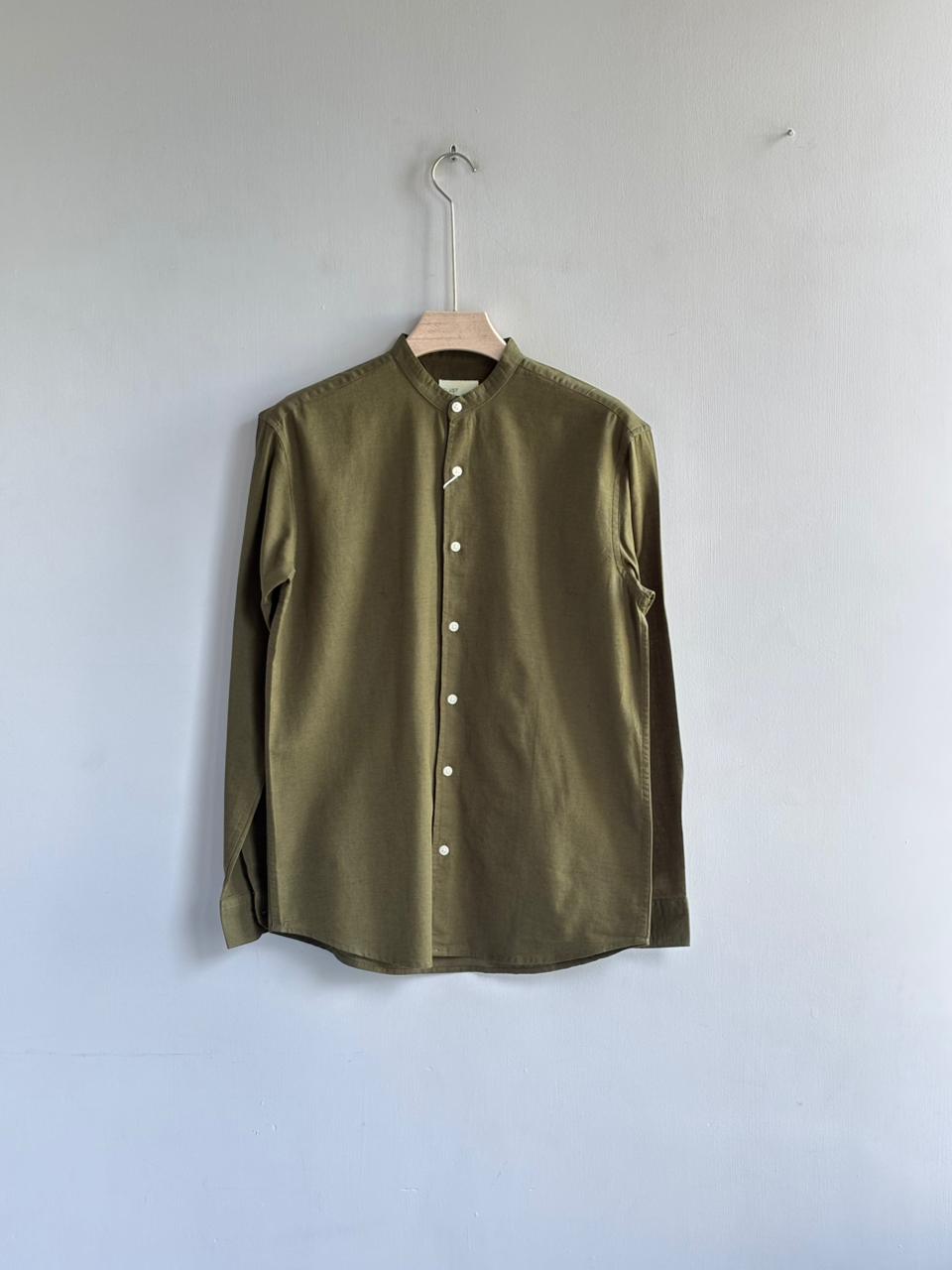 DARK GREEN LINEN MANDRIAN COLLAR SHIRT
