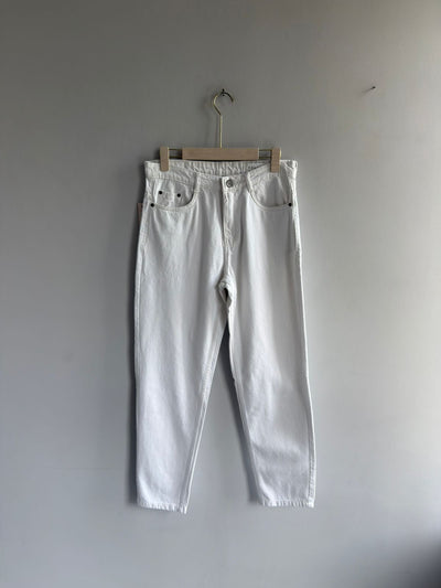 WHITE MOM FIT TROUSERS