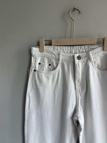 WHITE MOM FIT TROUSERS