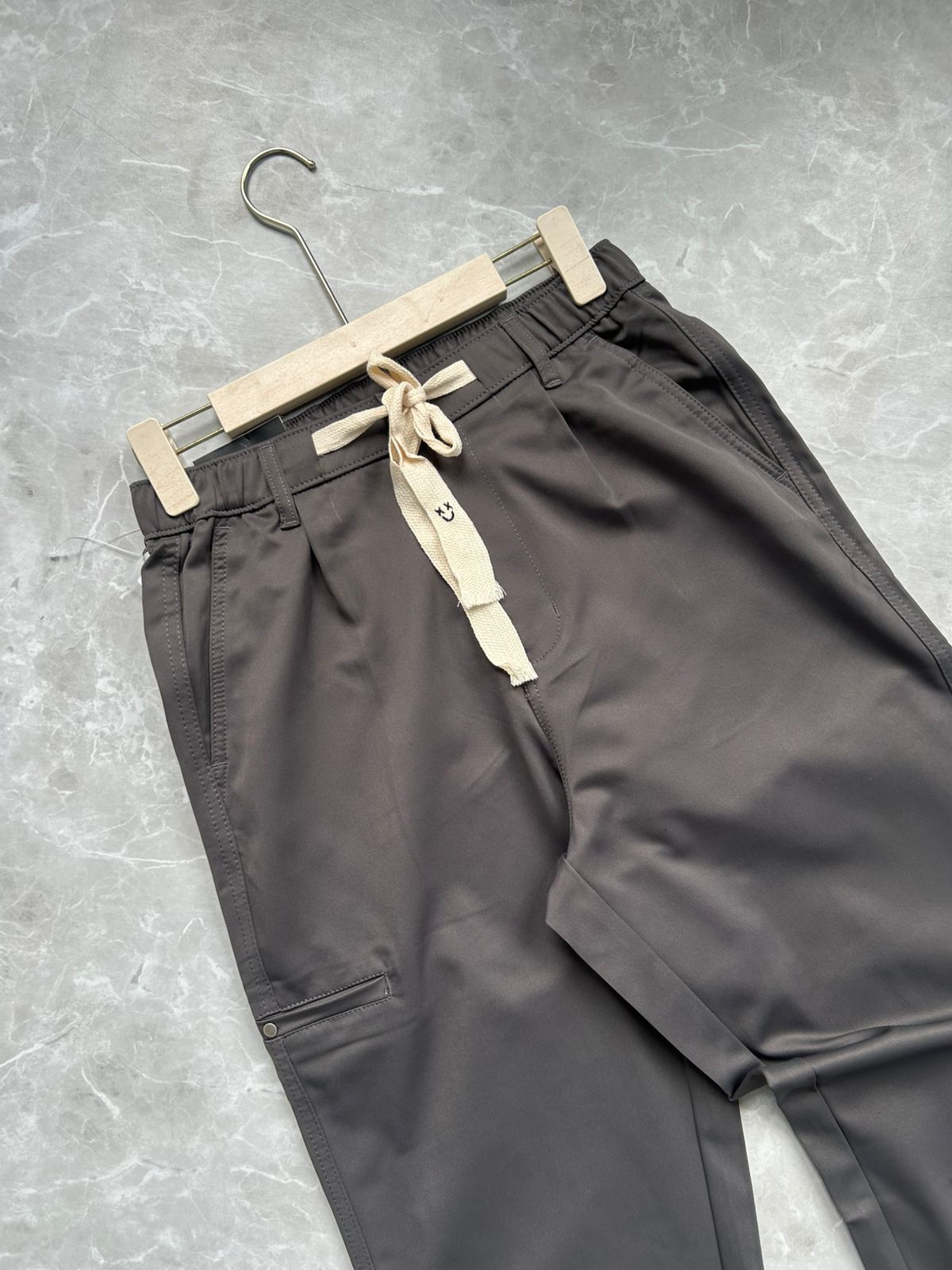 DARK GRAY CARGO TROUSERS