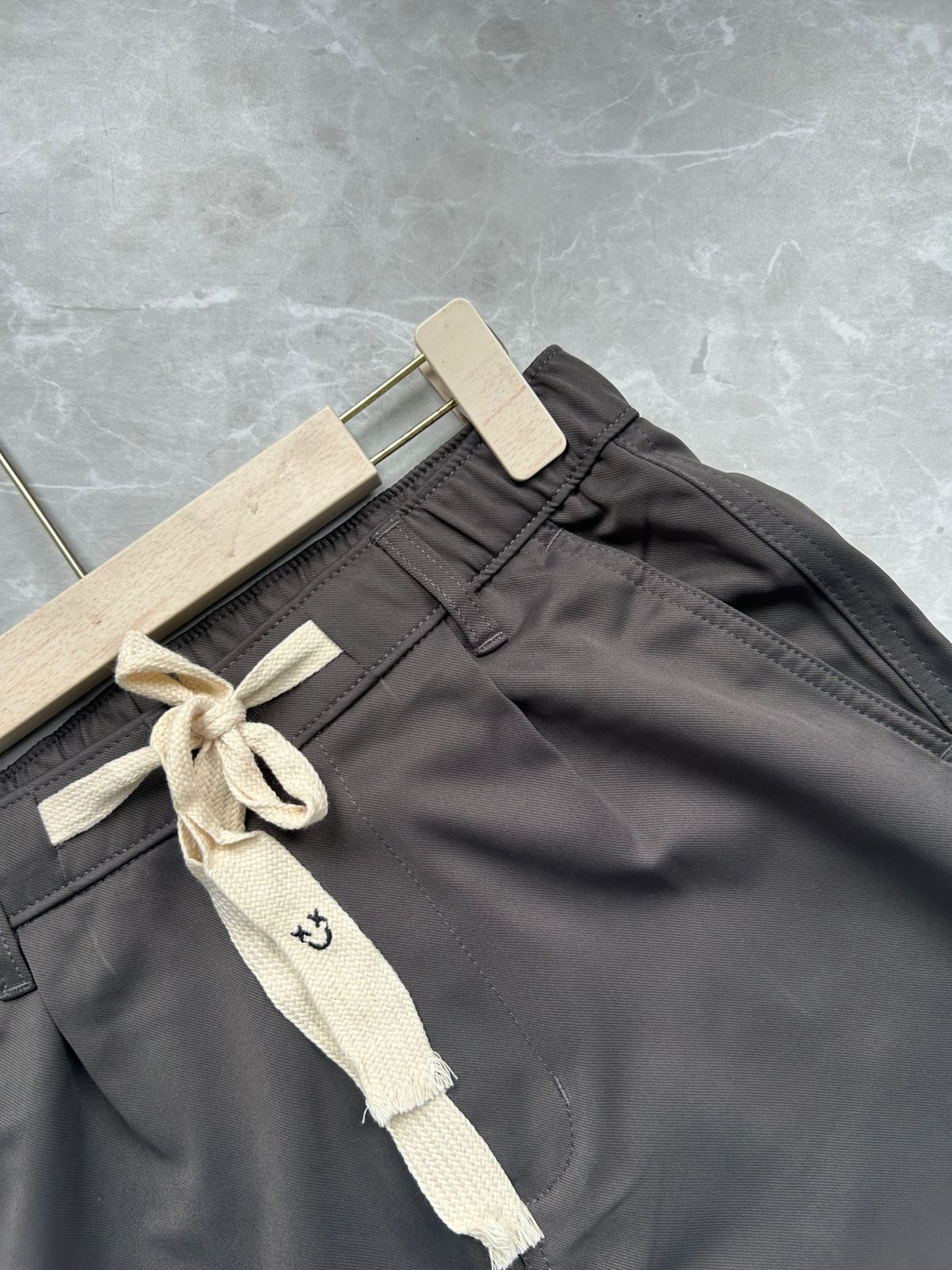 DARK GRAY CARGO TROUSERS