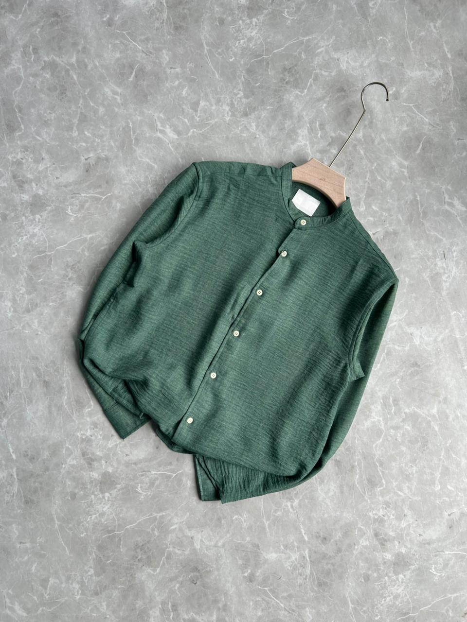 PINE GREEN CRUSHED MANDRIAN COLLAR SHIRT